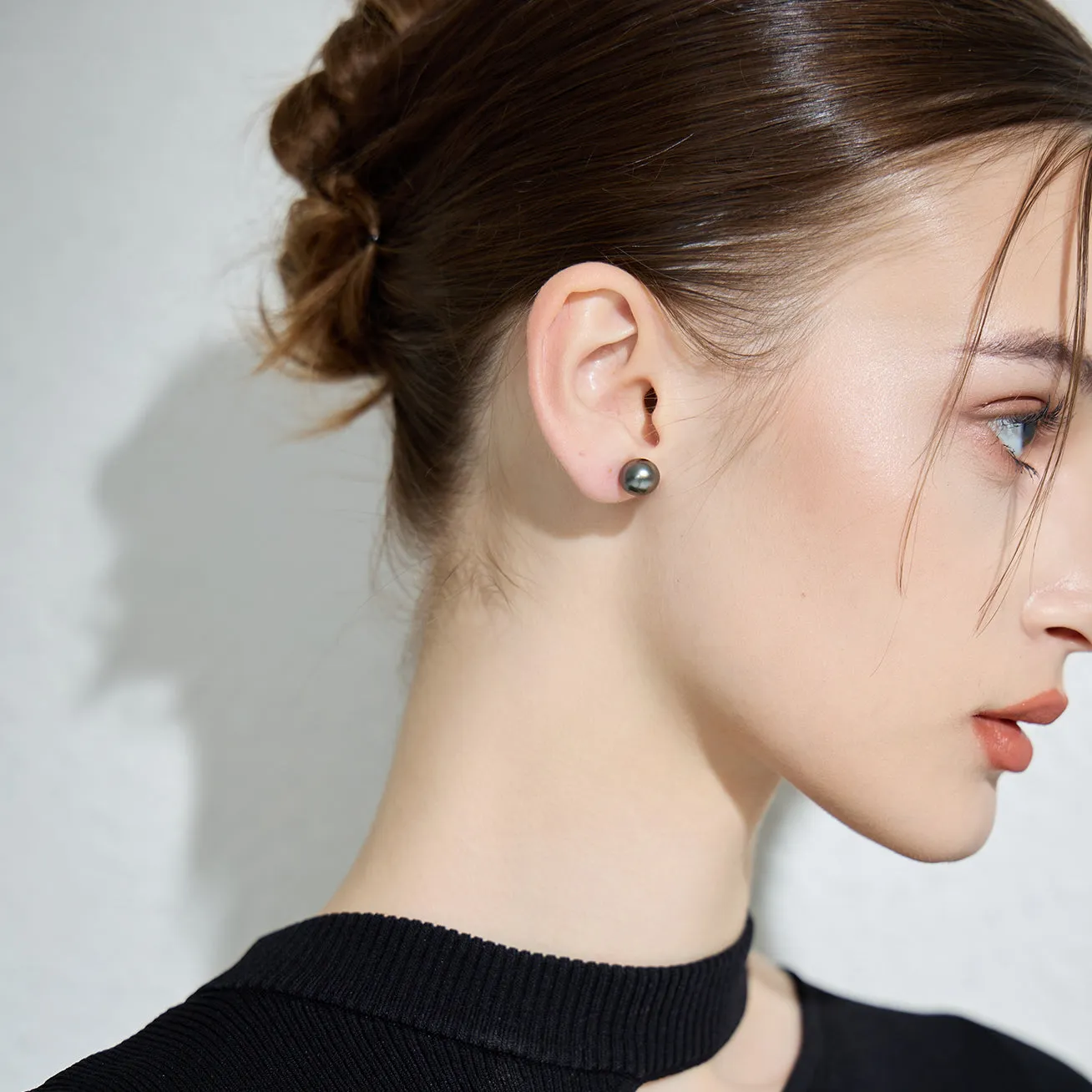 18K Gold﻿ Top Lustre Tahitian Pearl Stud Earrings KE00186