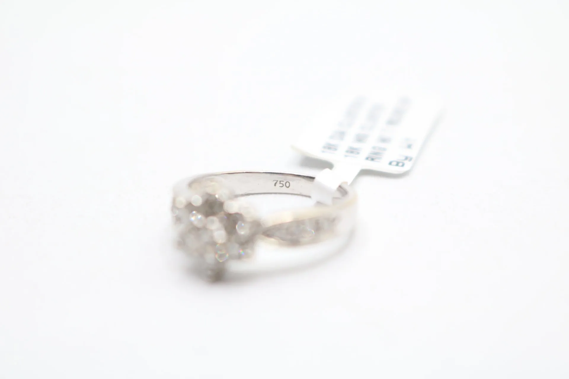 18K White Gold Diamond Flower Engagement Ring (Size 4 1/4)