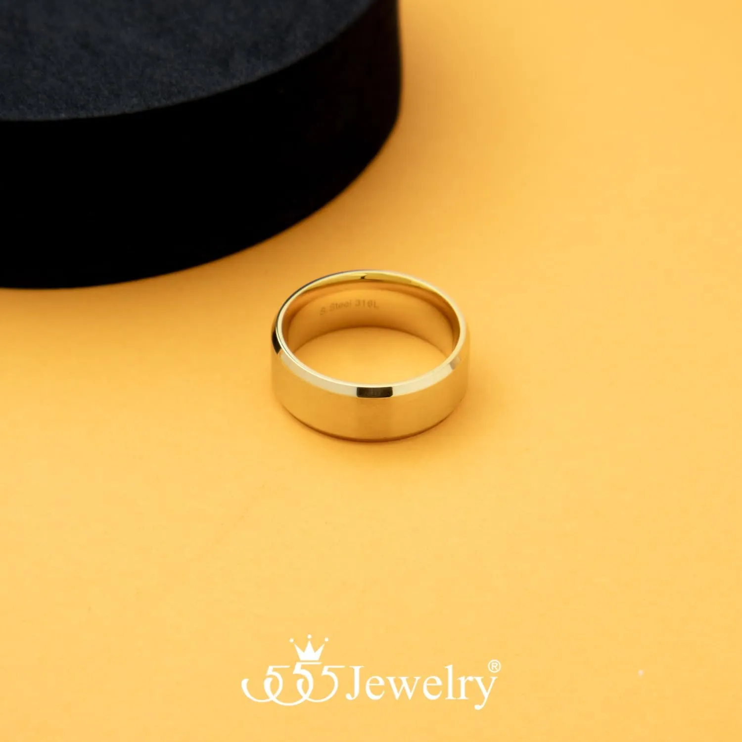 555Jewelry Stainless Steel Rings for Women Mens Wedding Band Matte Brushed or High Polished Wedding Band for Man Plain Dome Mens Rings US Size 7.5-12