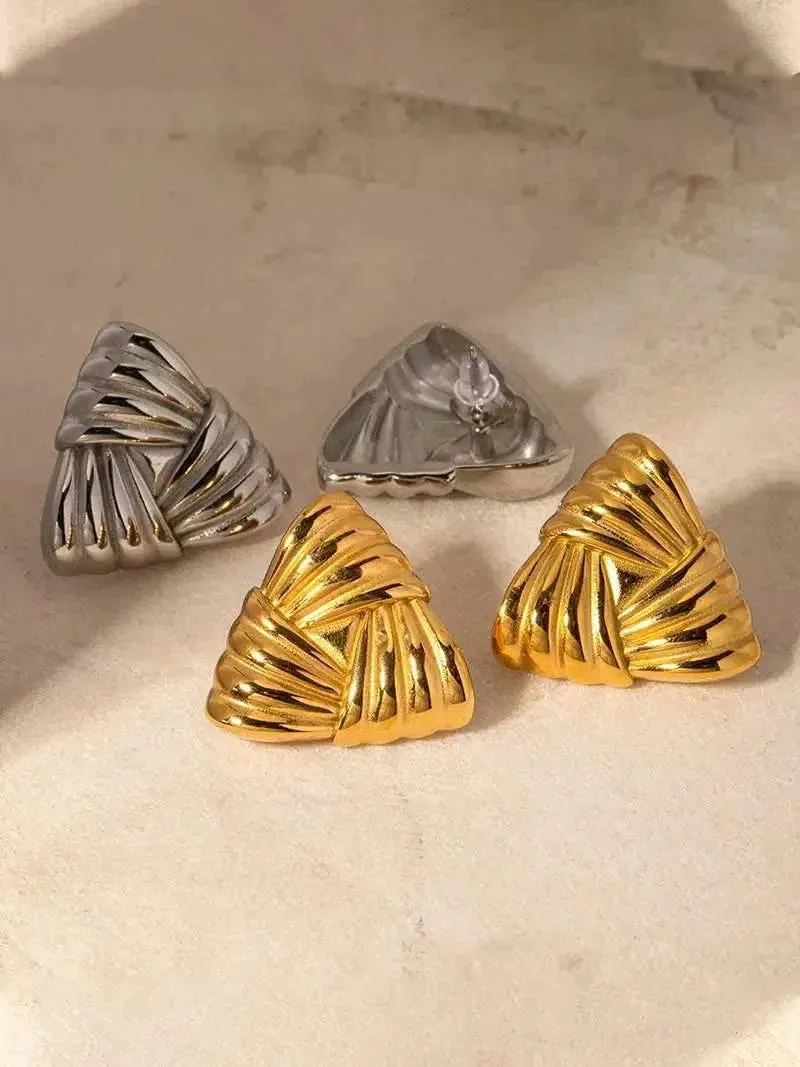 Bellina – Triangle design – Vintage earrings
