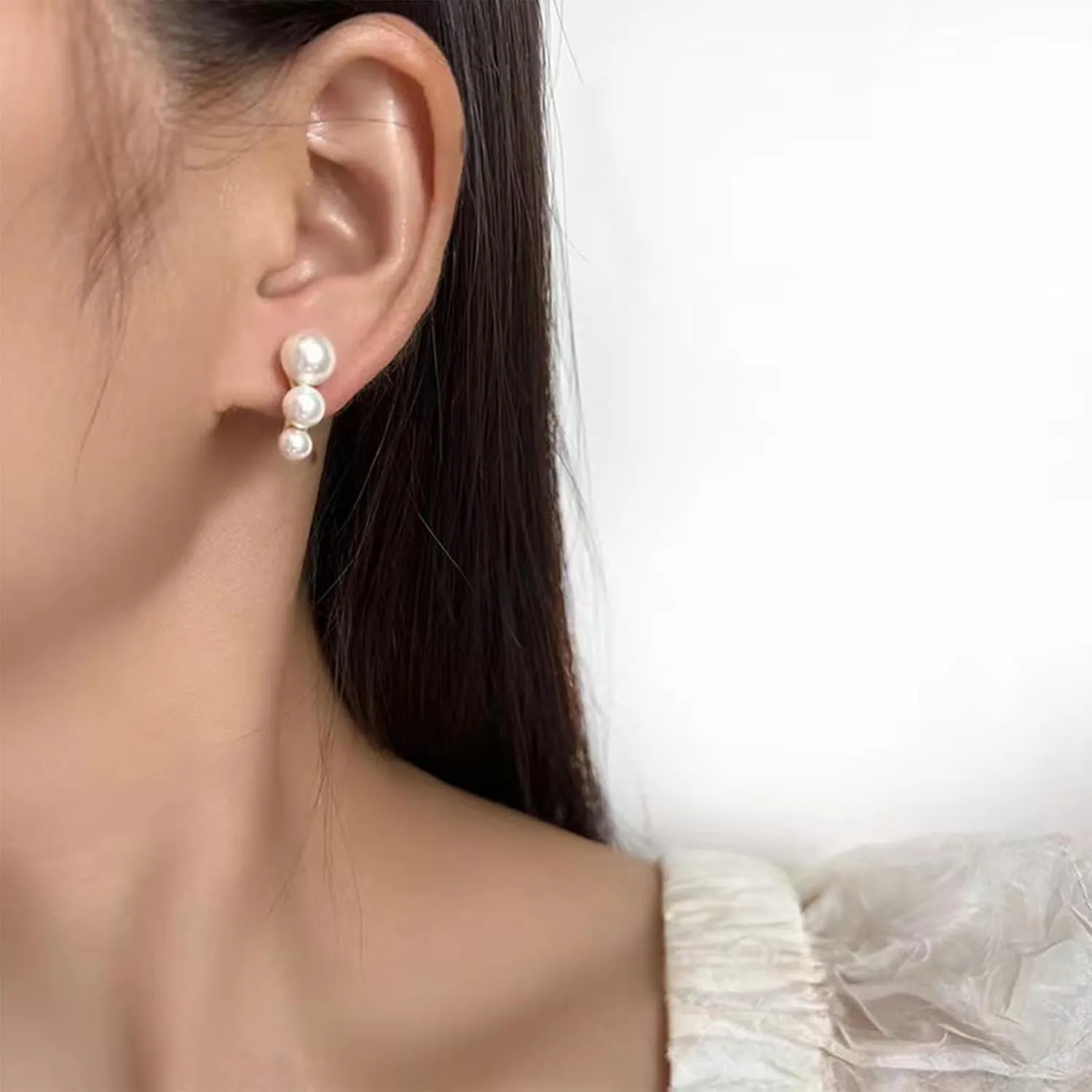 Clip on Earrings for Women Small Pearl Clip on Earrings Dainty Gold Non Pierced Clip on Earrings Wedding Bridal Jewelry Gift