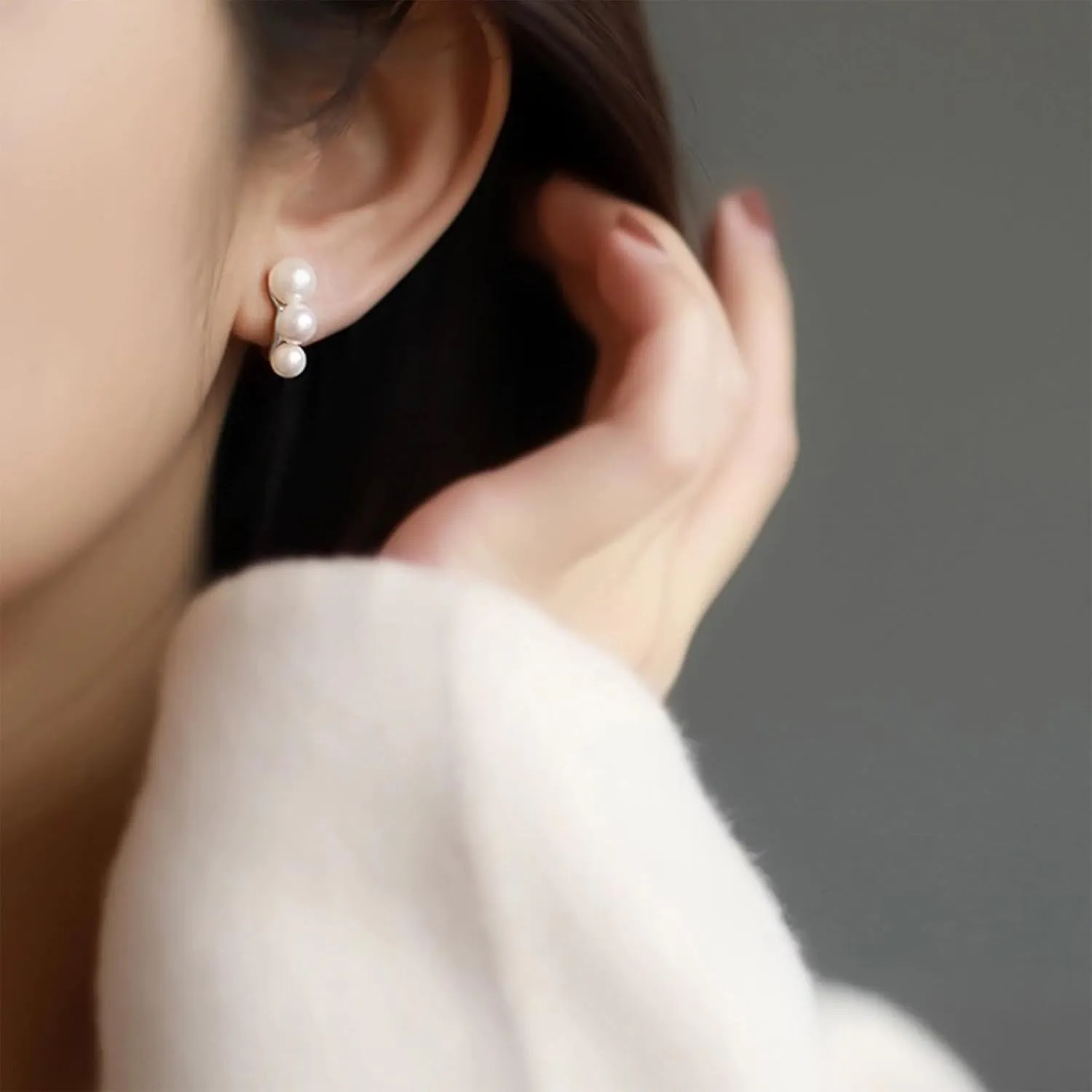 Clip on Earrings for Women Small Pearl Clip on Earrings Dainty Gold Non Pierced Clip on Earrings Wedding Bridal Jewelry Gift