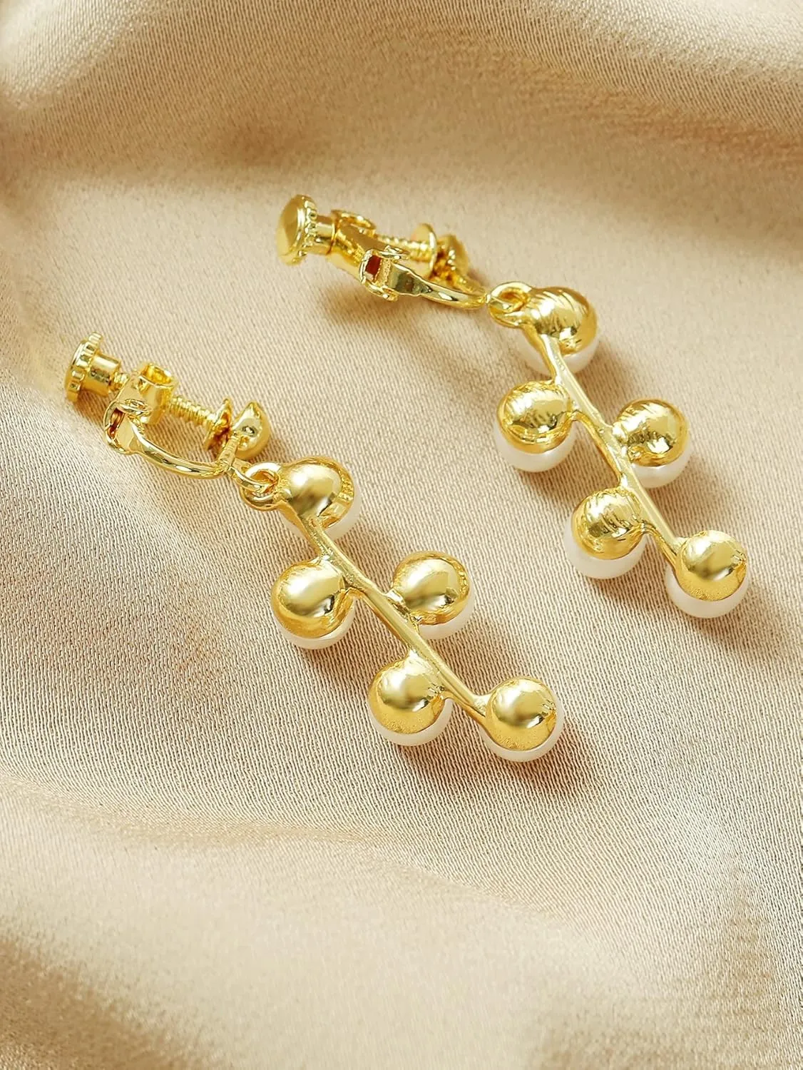 Clip on Earrings, Pearl Clip On Earrings Hypoallergenic Non Pierced Clip Earrings CZ Cute Fashion Clip on Earrings Clip Earrings for Women Grils