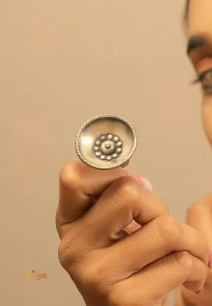 Daana Detailed Quirky Bowl Ring