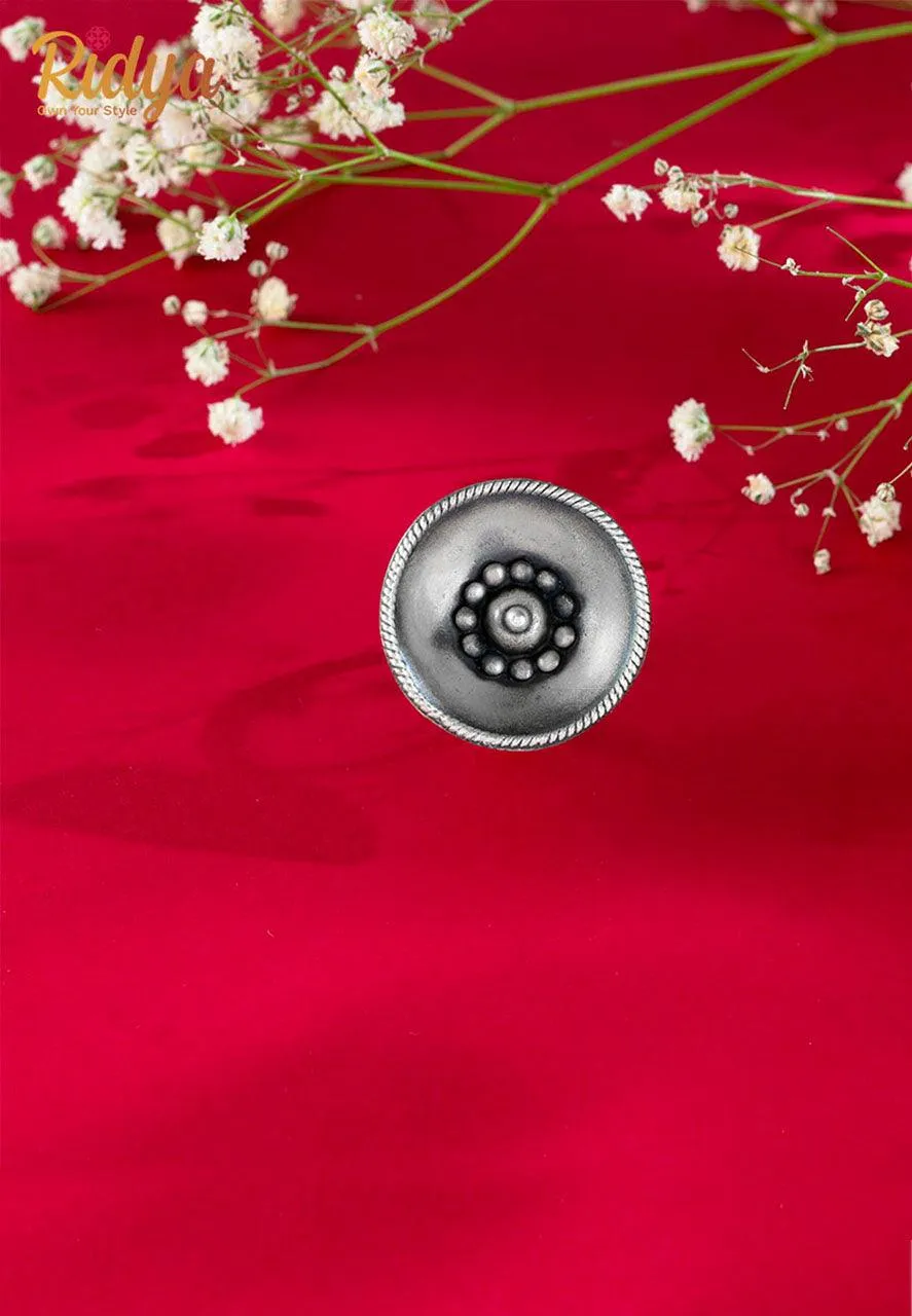 Daana Detailed Quirky Bowl Ring