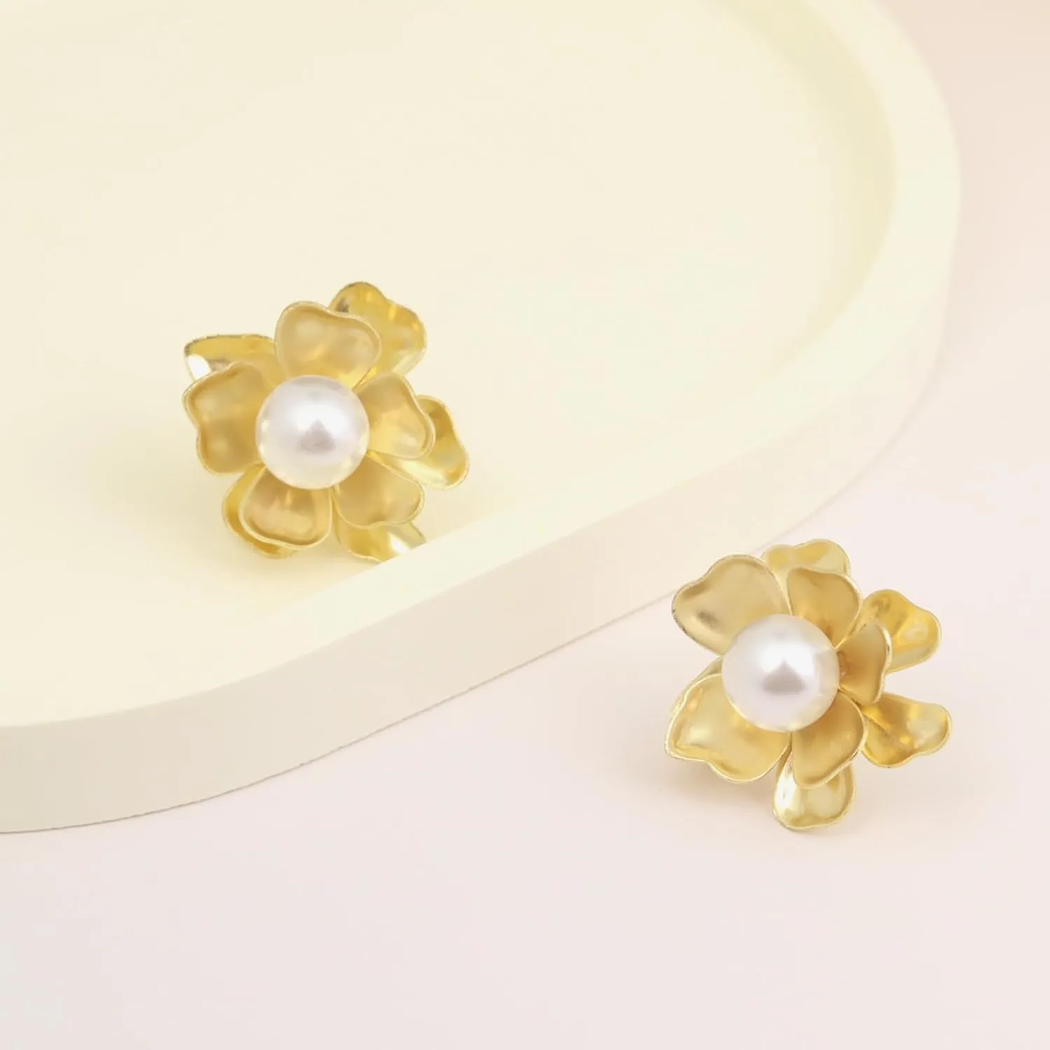 Flower Stud Earrings, Dainty Small Floral Earrings S925 Sterling Silver Post Fashion Metal Pearl Flower Earrings Statement Chunky Flower Earrings Vintage Trendy Summer Earrings For Women