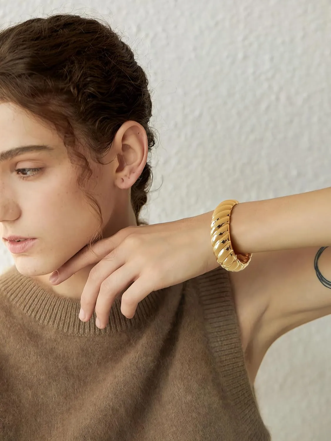 Gold Bracelet for Women Wave Bracelet Twisted Cuff Chunky Bracelets Fashion Gold Bangle Bracelets Jewelry