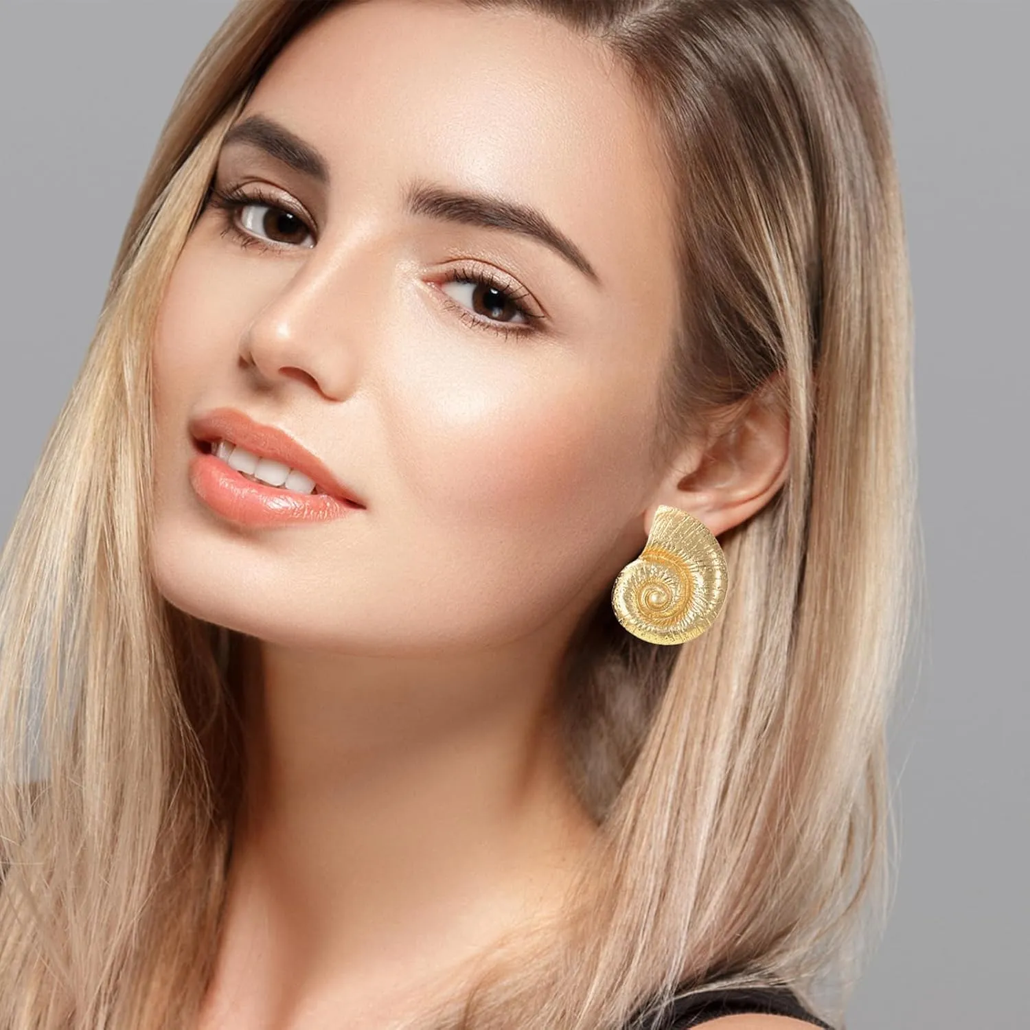 Gold Conch Stud Earrings for Women, 18k Gold Plated Big Conch Starfish Earring Chunky Statement Ocean Seashell Stud Earrings Boho Beach Earrings For Women Trendy