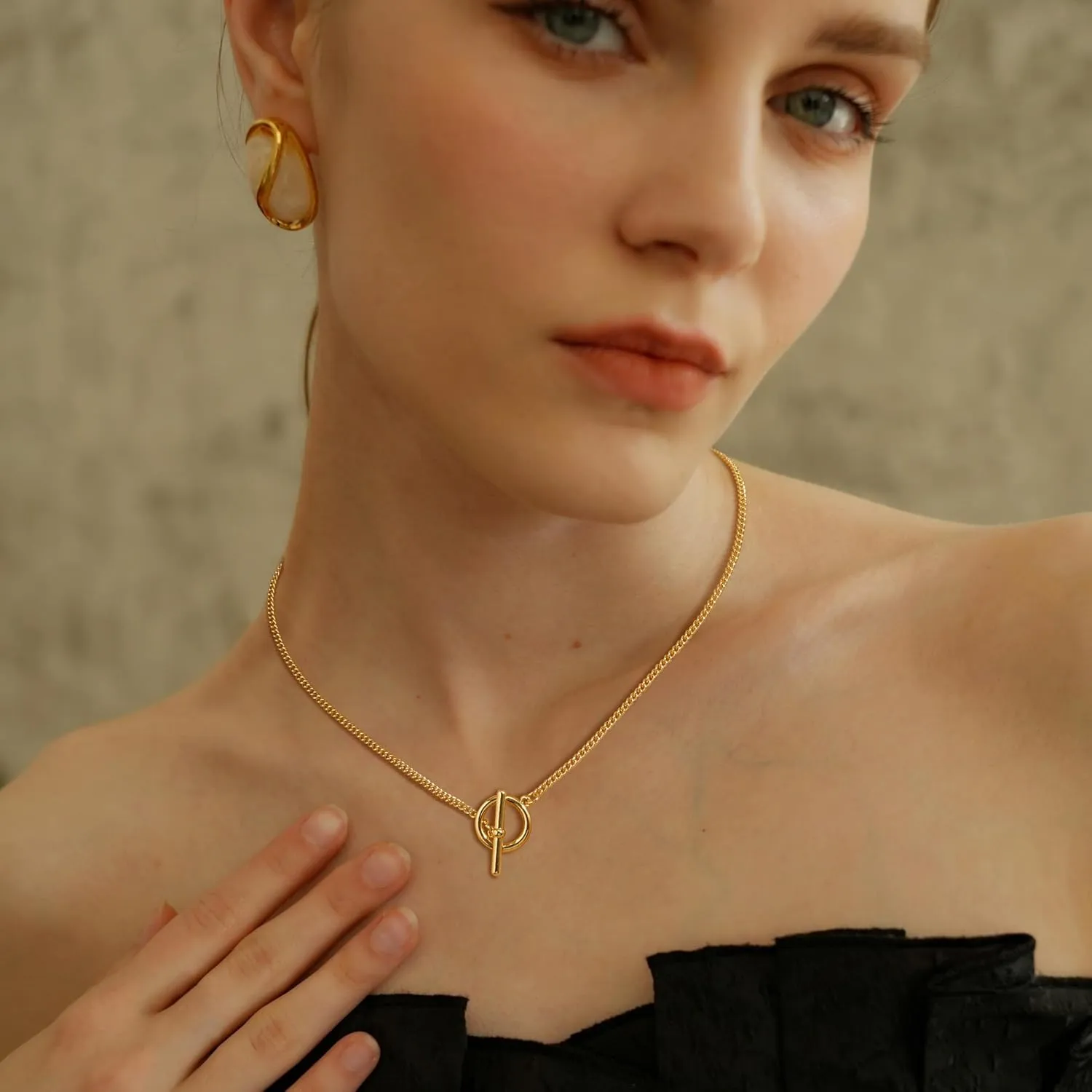 Gold Necklace for Women, 14K Gold Plated Chain Necklace Dainty Choker Necklace for Women Trendy Chunky Pendant Necklaces Layering Toggle T-bar Clasp Link Chain Necklace Jewelry