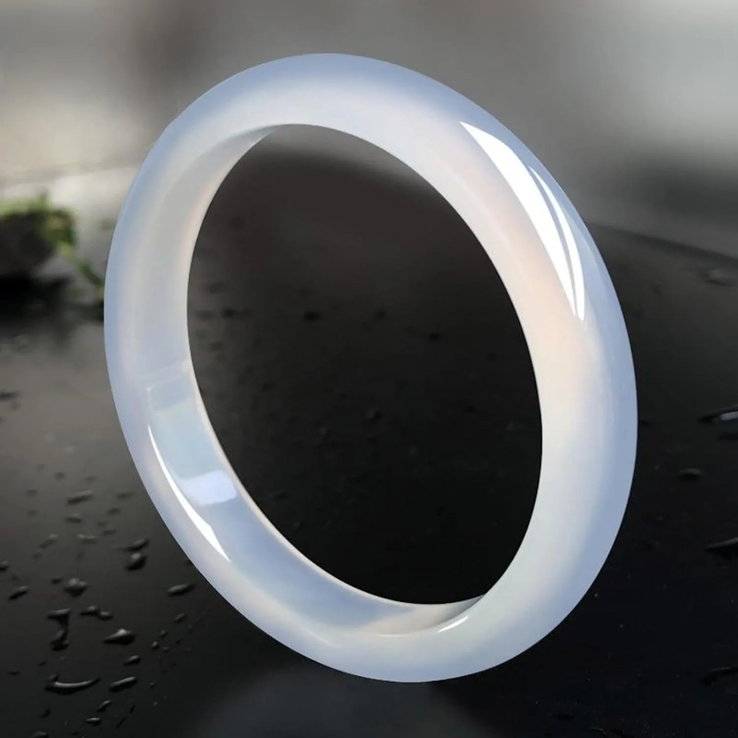 Green Jade Bangle Bracelet for Women Water Moisturizing and Ice Transparent White Agate Bracelet with Gloss