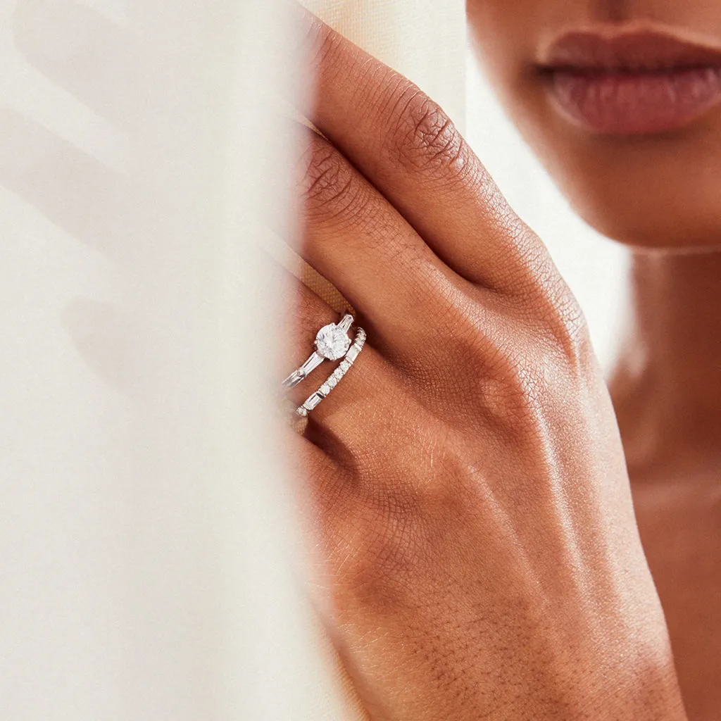 Illusion bullet & brilliant cut diamond ring in yellow gold