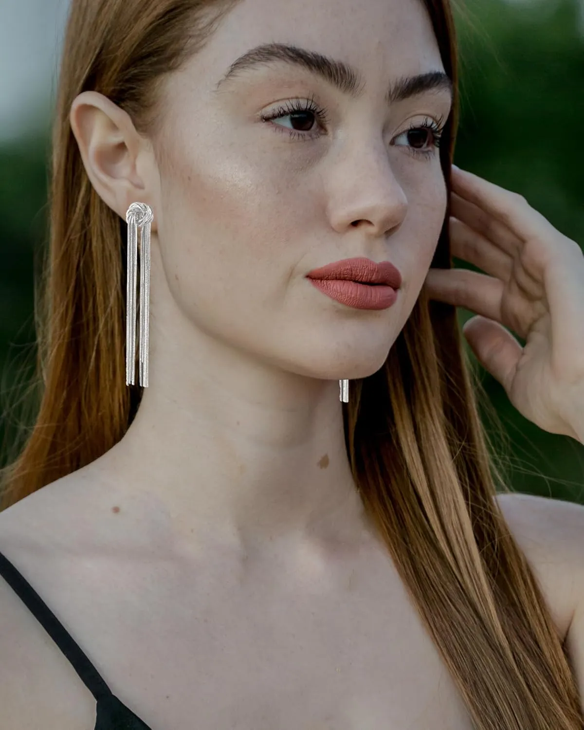 Long Tassel Clip on Earrings Women Dangling Gold/Silver Metal Tassel Clip On Earrings for Women Hypoallergenic Lightweight Non Pierced Dangle Drop Earrings