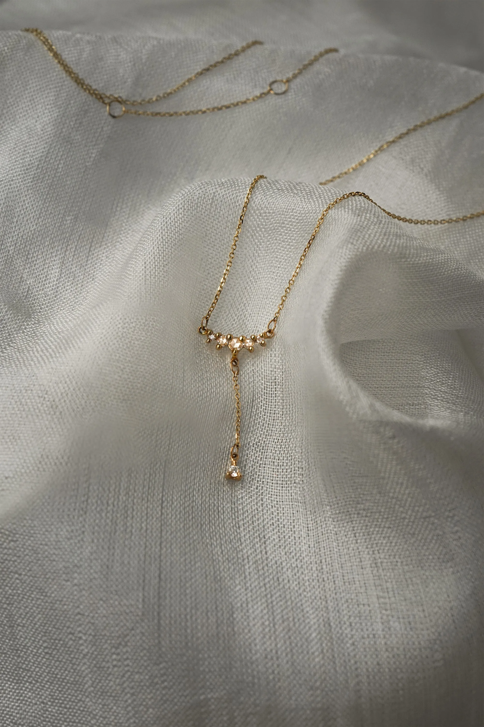 Lune Drop Lariat