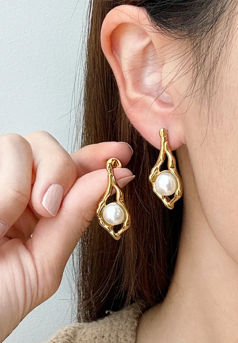 Macy Pearl Framed Earrings in Gold