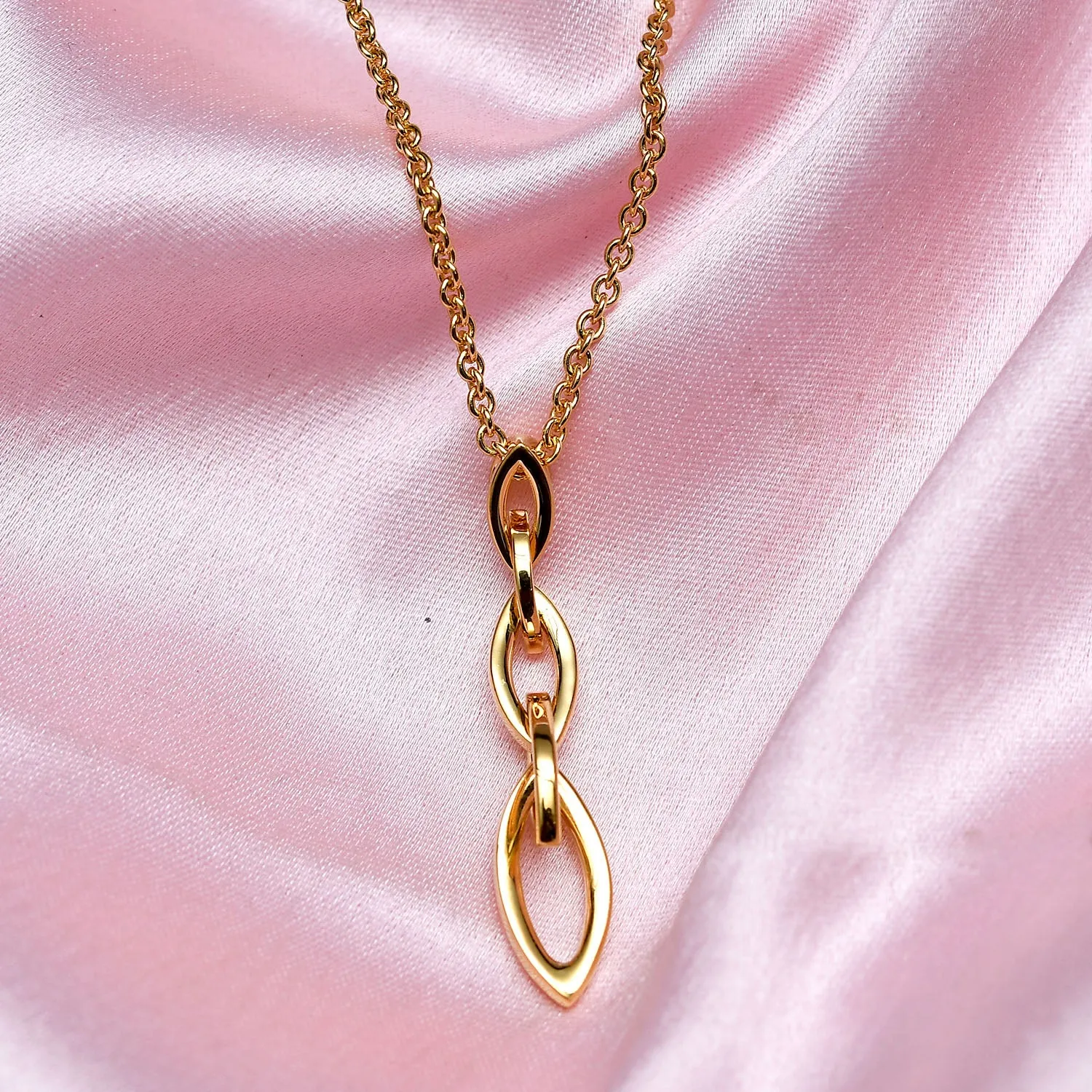 Molto Link Pendant with FREE Chain
