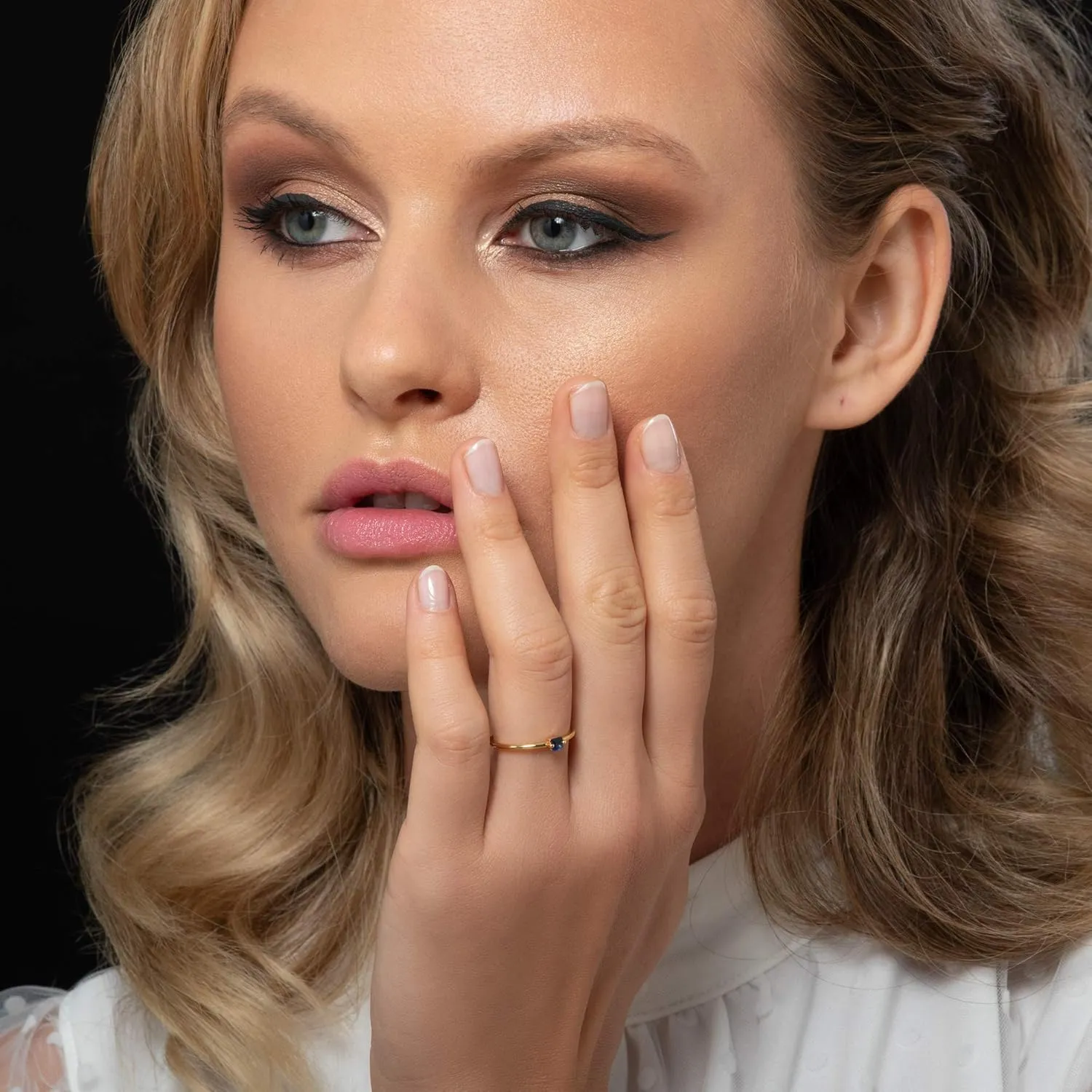 namana Dainty Gold Ring for Women with a Single Coloured Stone, Cute Single Stone Rings for Women, Adjustable Open Rings for Women with a Square Stone, Simple Gold Rings for Women