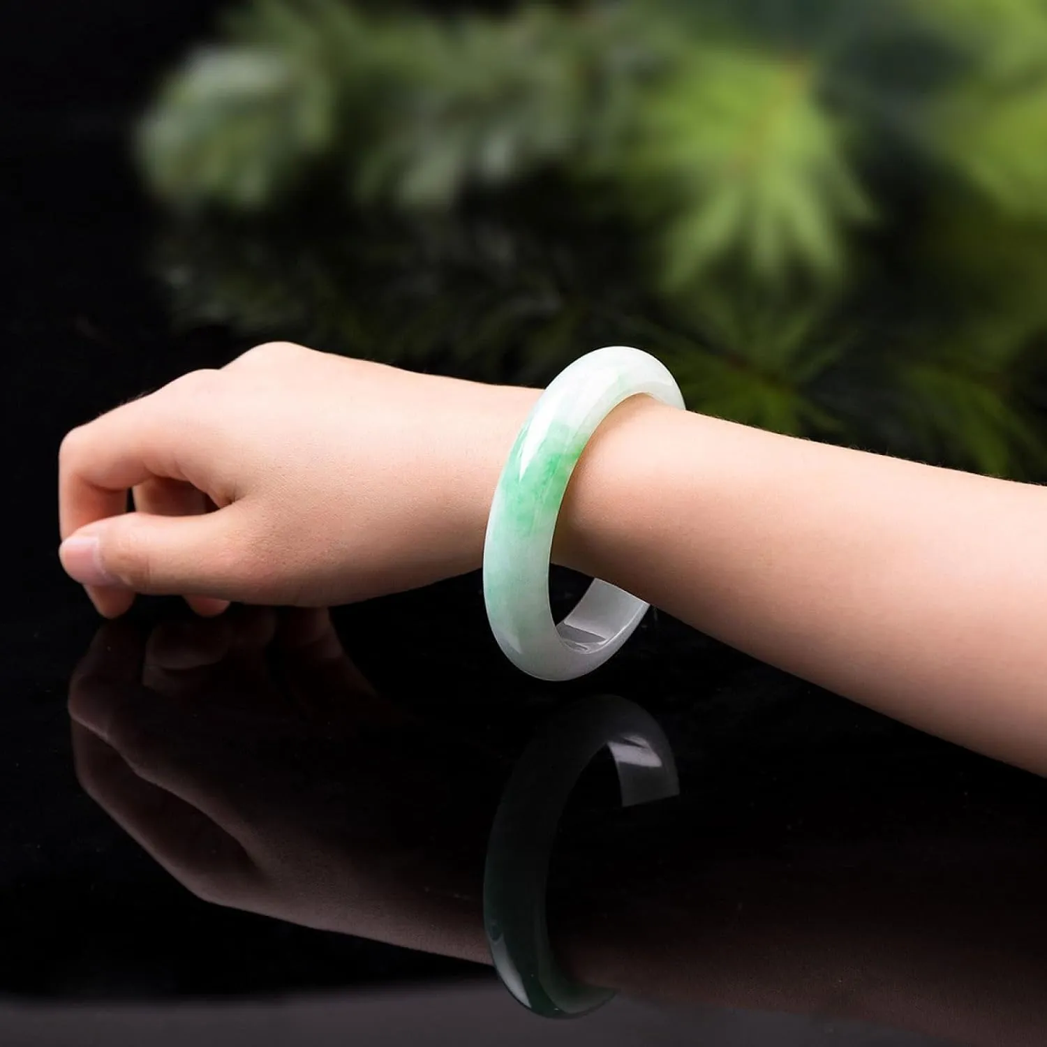 Natural Jade Bangle Bracelet for Women Genuine Ice Species Transparent Light Green Temperament Bracelet