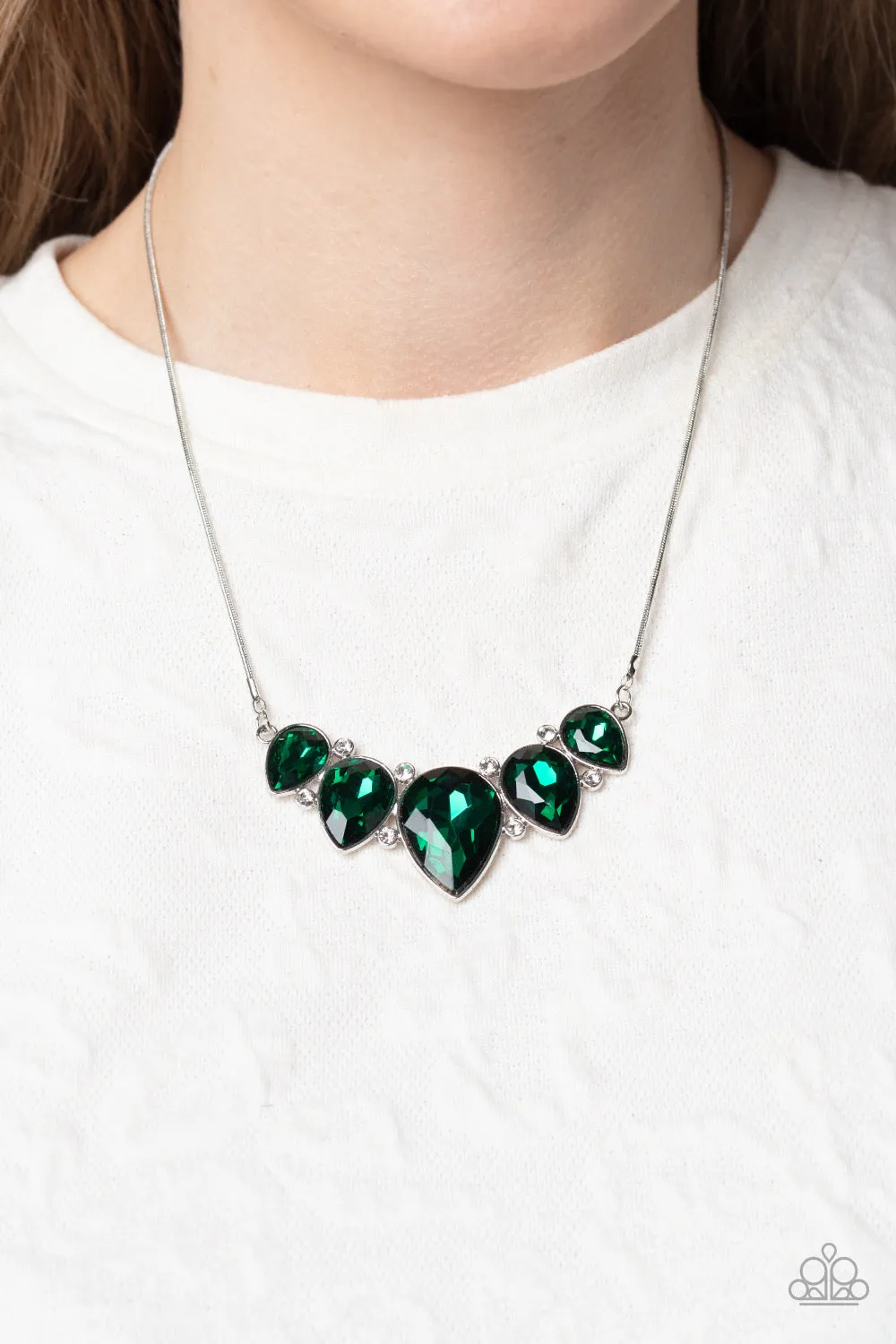 Paparazzi Regally Refined - Green  Necklace P2RE-GRXX-273XX