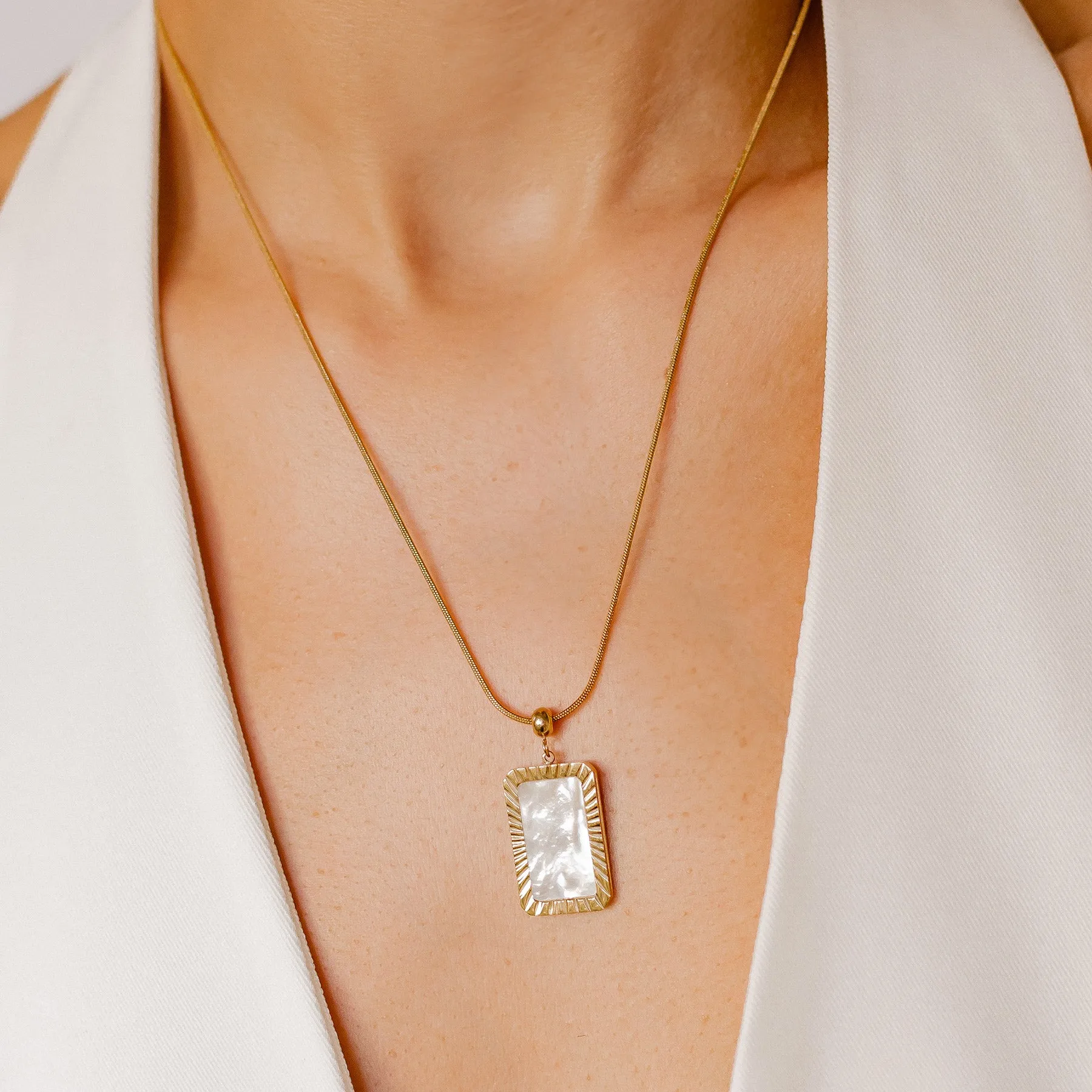Shining Rectangle Pendant Gold