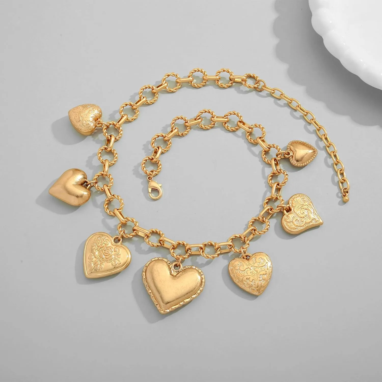 WOWORAMA Chunky Gold Charm Necklace for Women Boho Chunky Heart Statement Necklace Vintage Heart Coin Disc Charm Necklace Jewelry