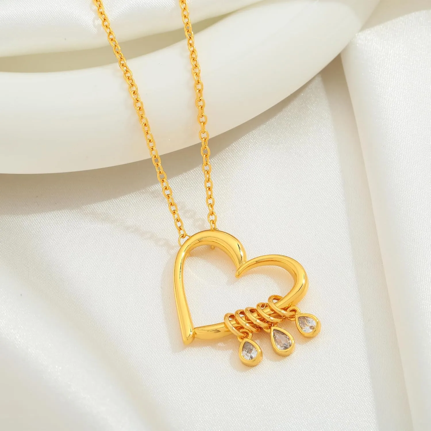 WOWORAMA Gold Bow Necklace for Women Dainty Bowknot Pendant Necklace Trendy Ribbon Bow Choker Necklace Adjustable Chain Bow Necklace Jewelry