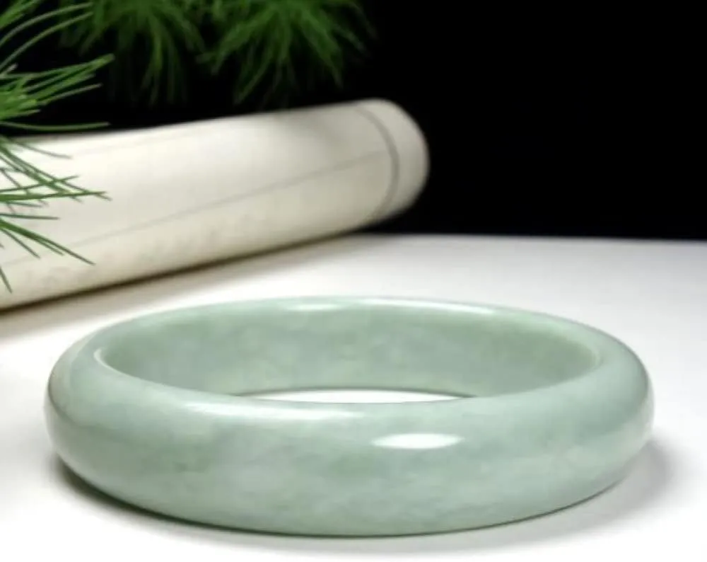 YASHUNJIA-Women's Jade Bangle Bracelet, Natural Jade Color, The for Family Or Friends, with Jewelry Box